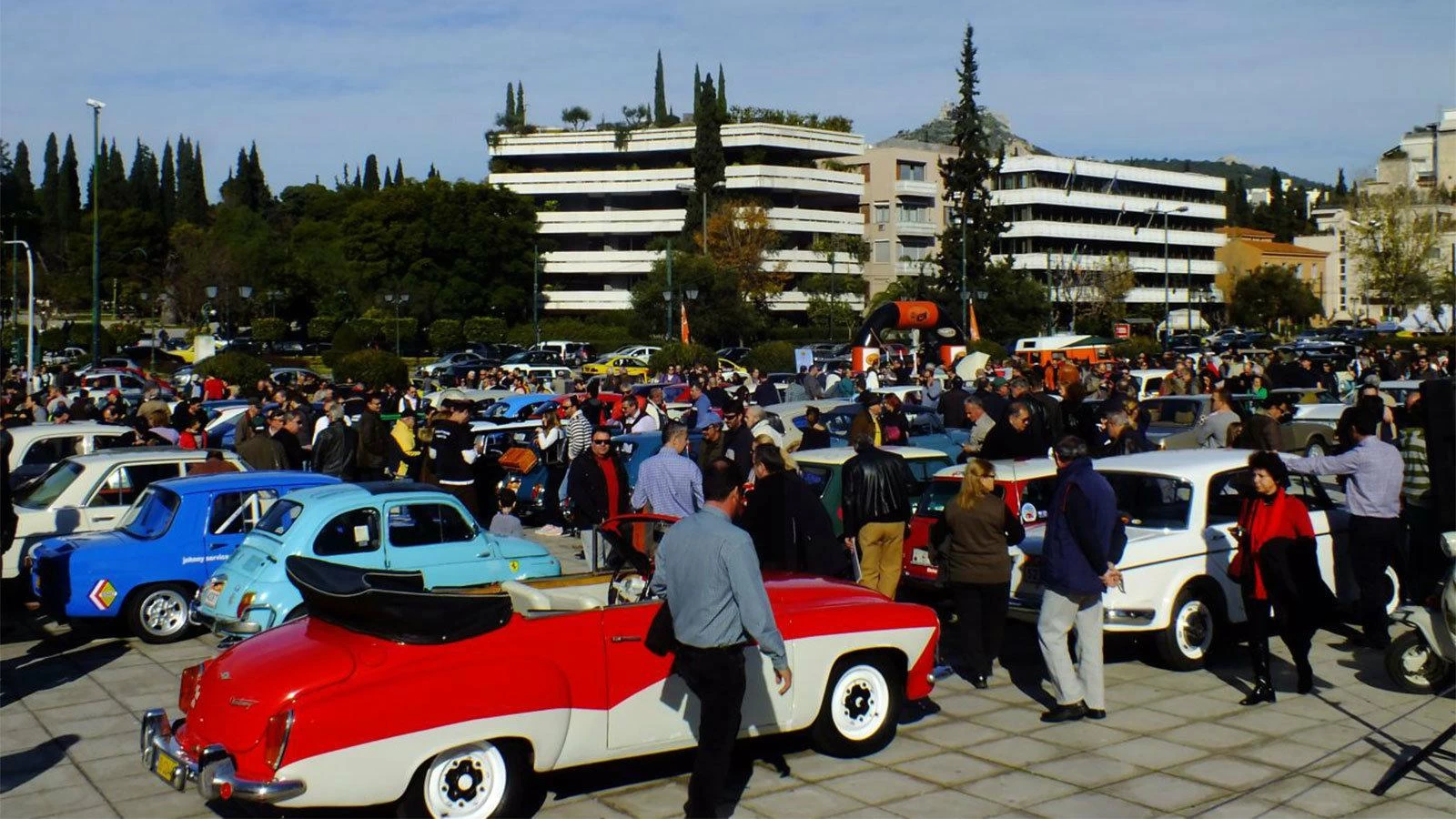 Άρση του περιορισμού κυκλοφορίας που είχε επιβάλει ο ΣΥΡΙΖΑ στα ιστορικά αυτοκίνητα